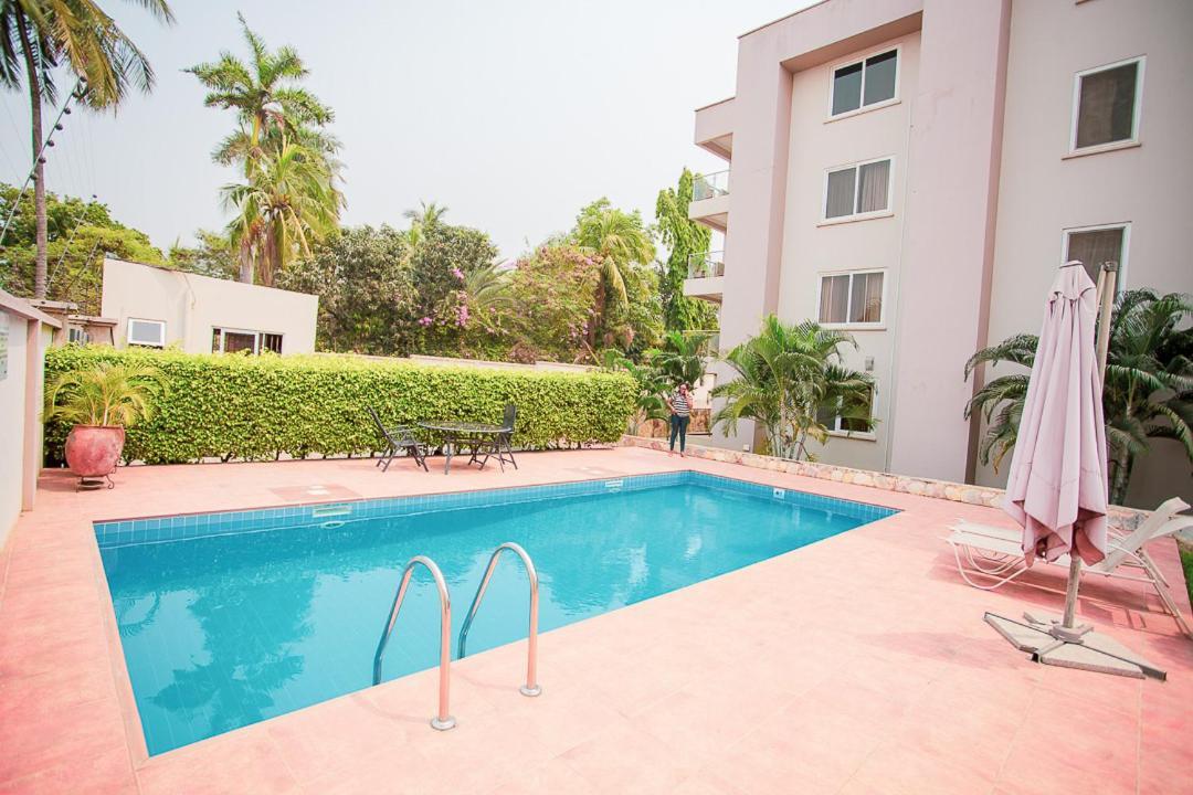 Bertha'S Court D-Plus Apartments Dzorwulu Екстер'єр фото