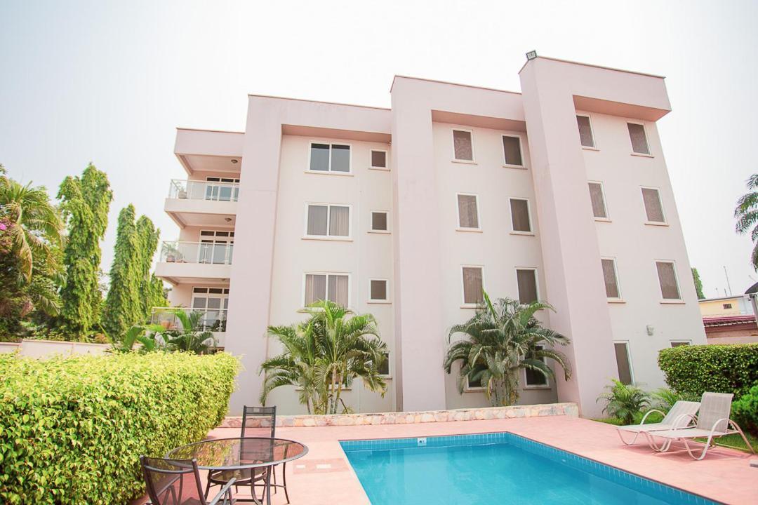 Bertha'S Court D-Plus Apartments Dzorwulu Екстер'єр фото