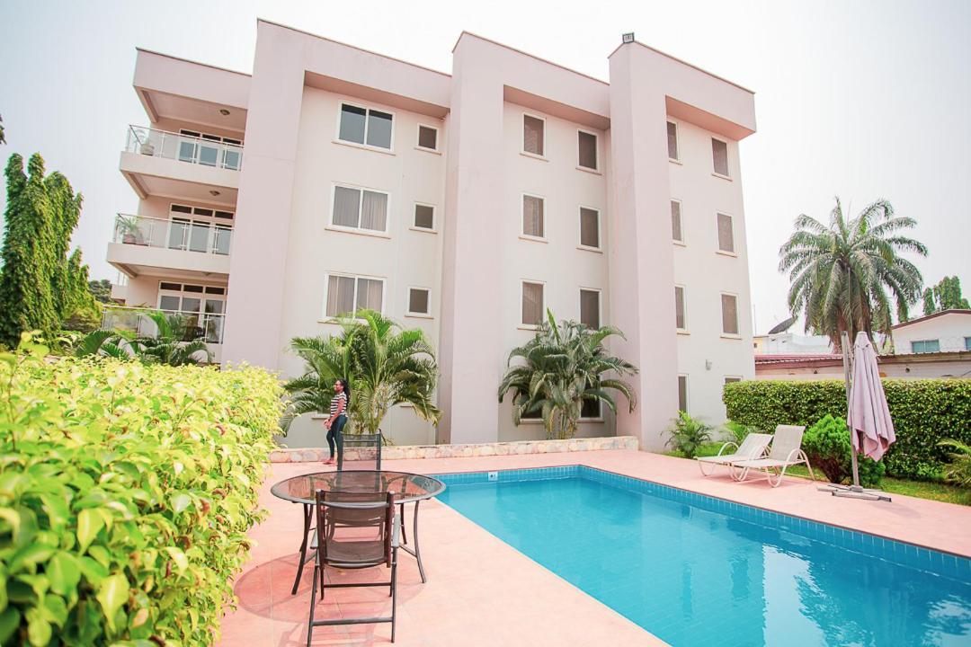 Bertha'S Court D-Plus Apartments Dzorwulu Екстер'єр фото
