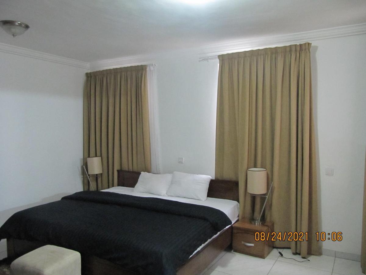 Bertha'S Court D-Plus Apartments Dzorwulu Екстер'єр фото