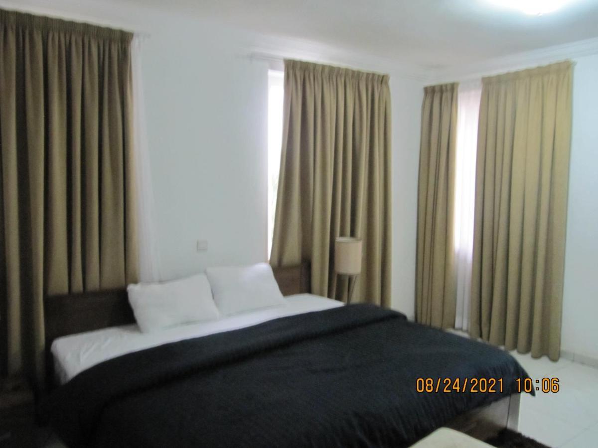 Bertha'S Court D-Plus Apartments Dzorwulu Екстер'єр фото