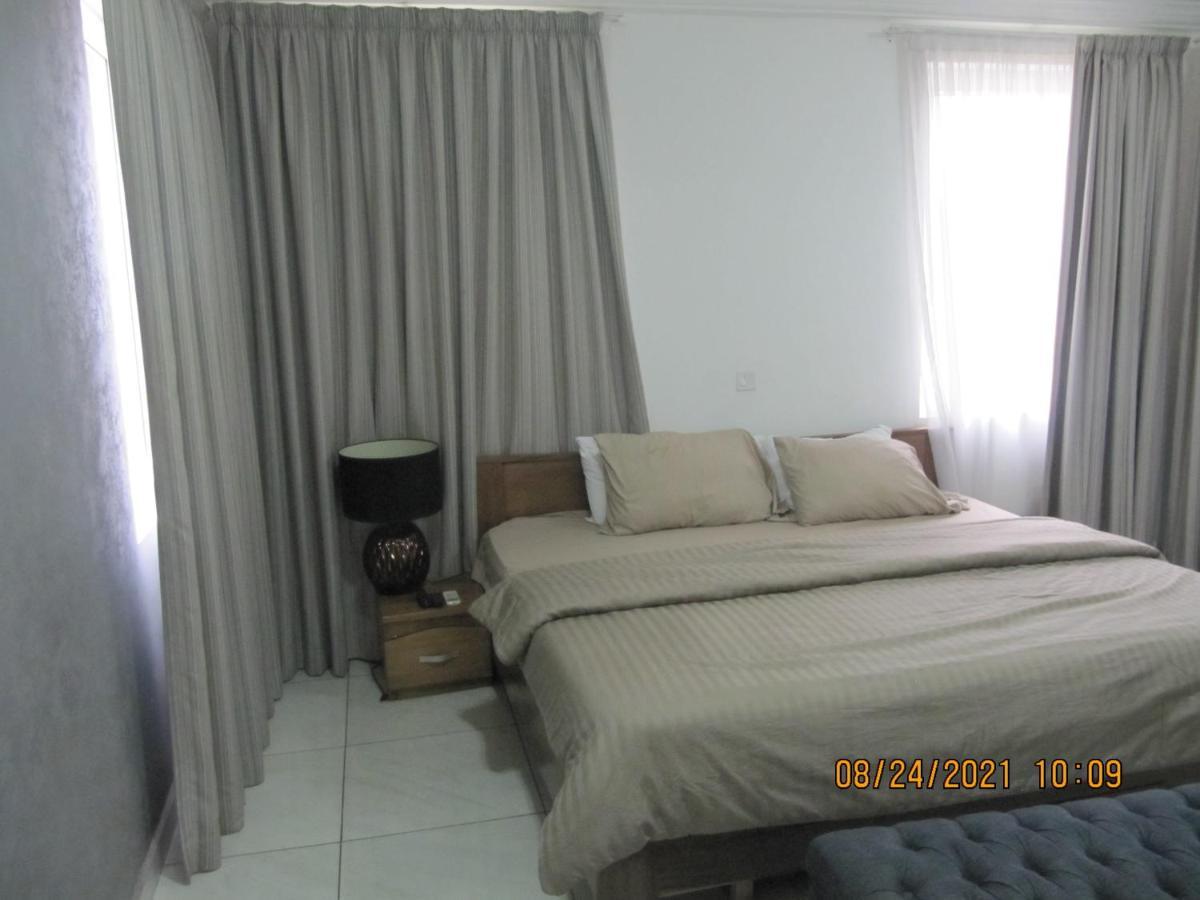 Bertha'S Court D-Plus Apartments Dzorwulu Екстер'єр фото