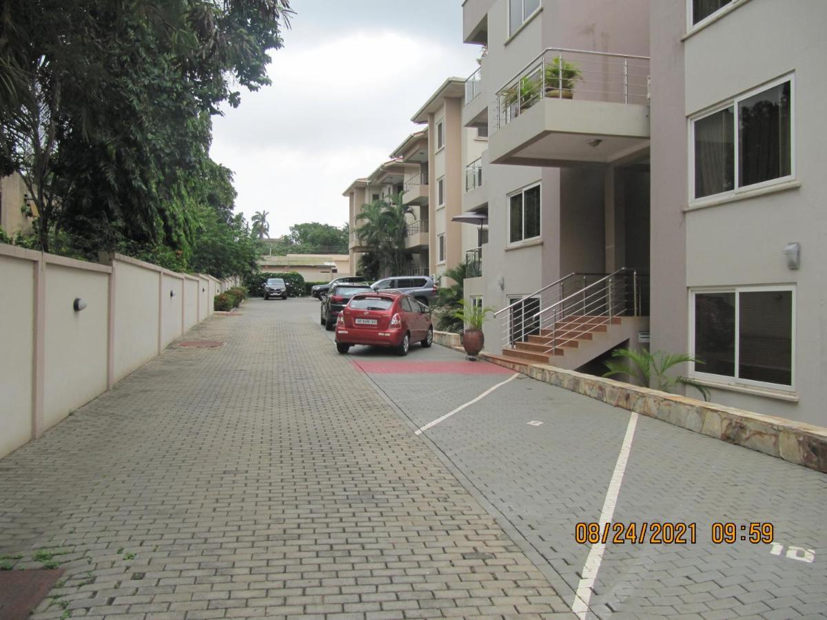 Bertha'S Court D-Plus Apartments Dzorwulu Екстер'єр фото