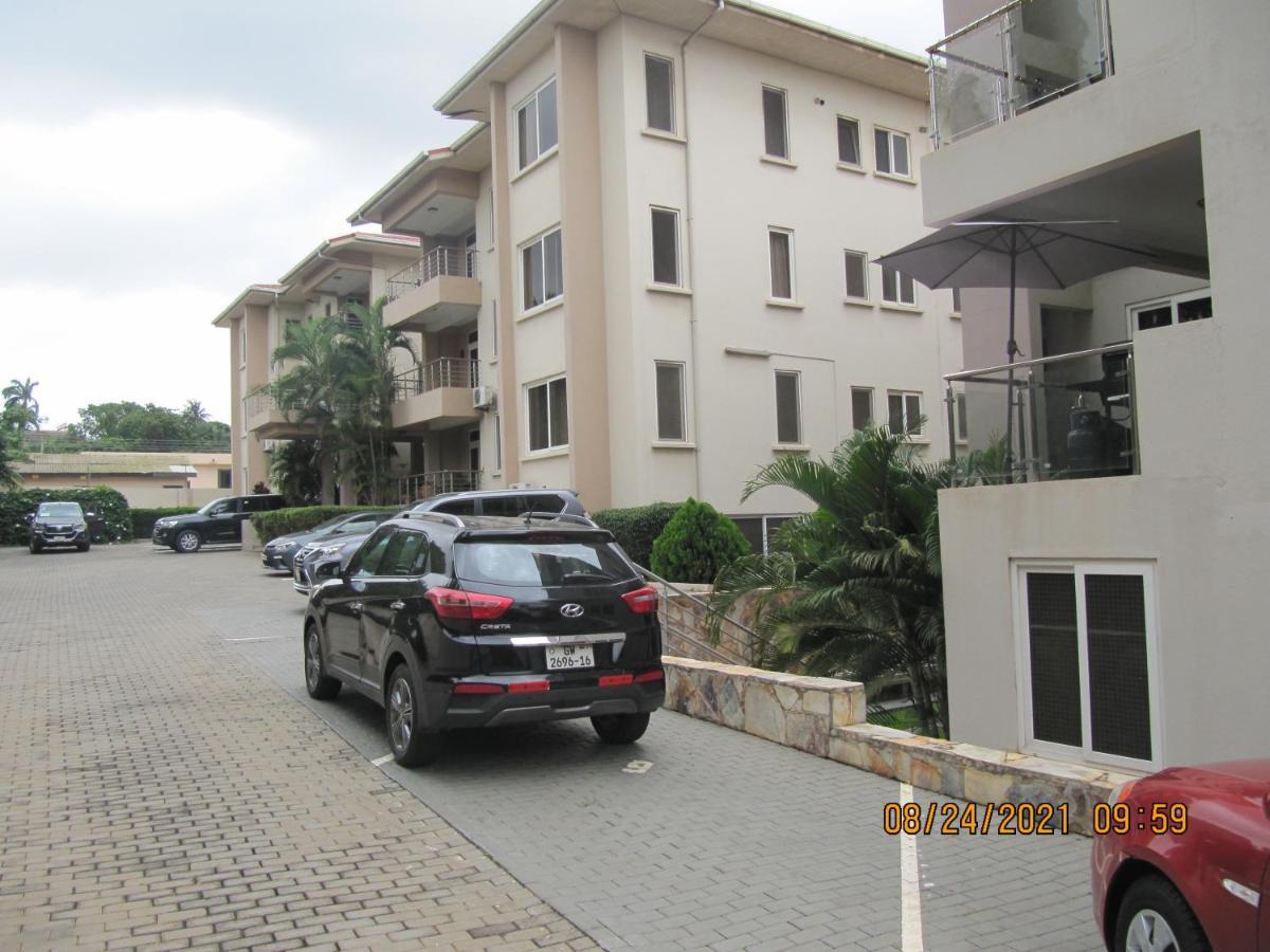 Bertha'S Court D-Plus Apartments Dzorwulu Екстер'єр фото