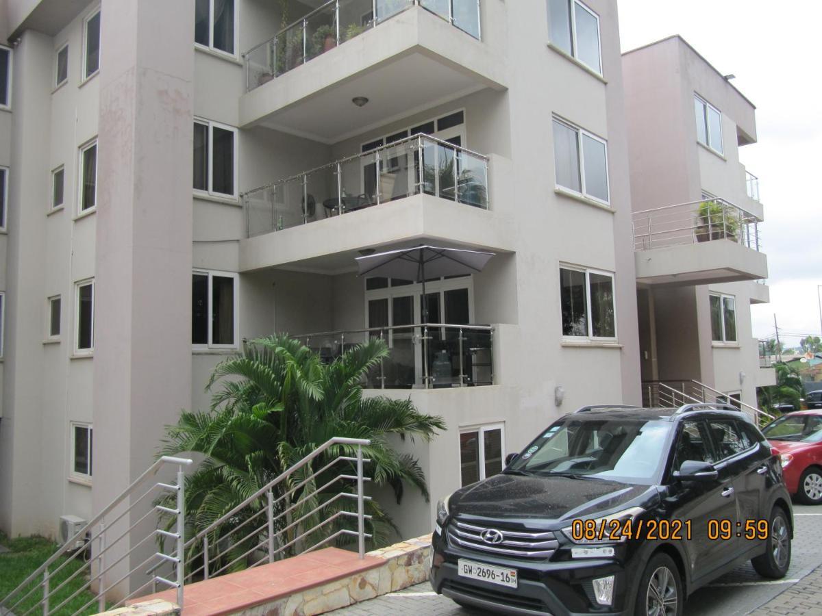 Bertha'S Court D-Plus Apartments Dzorwulu Екстер'єр фото