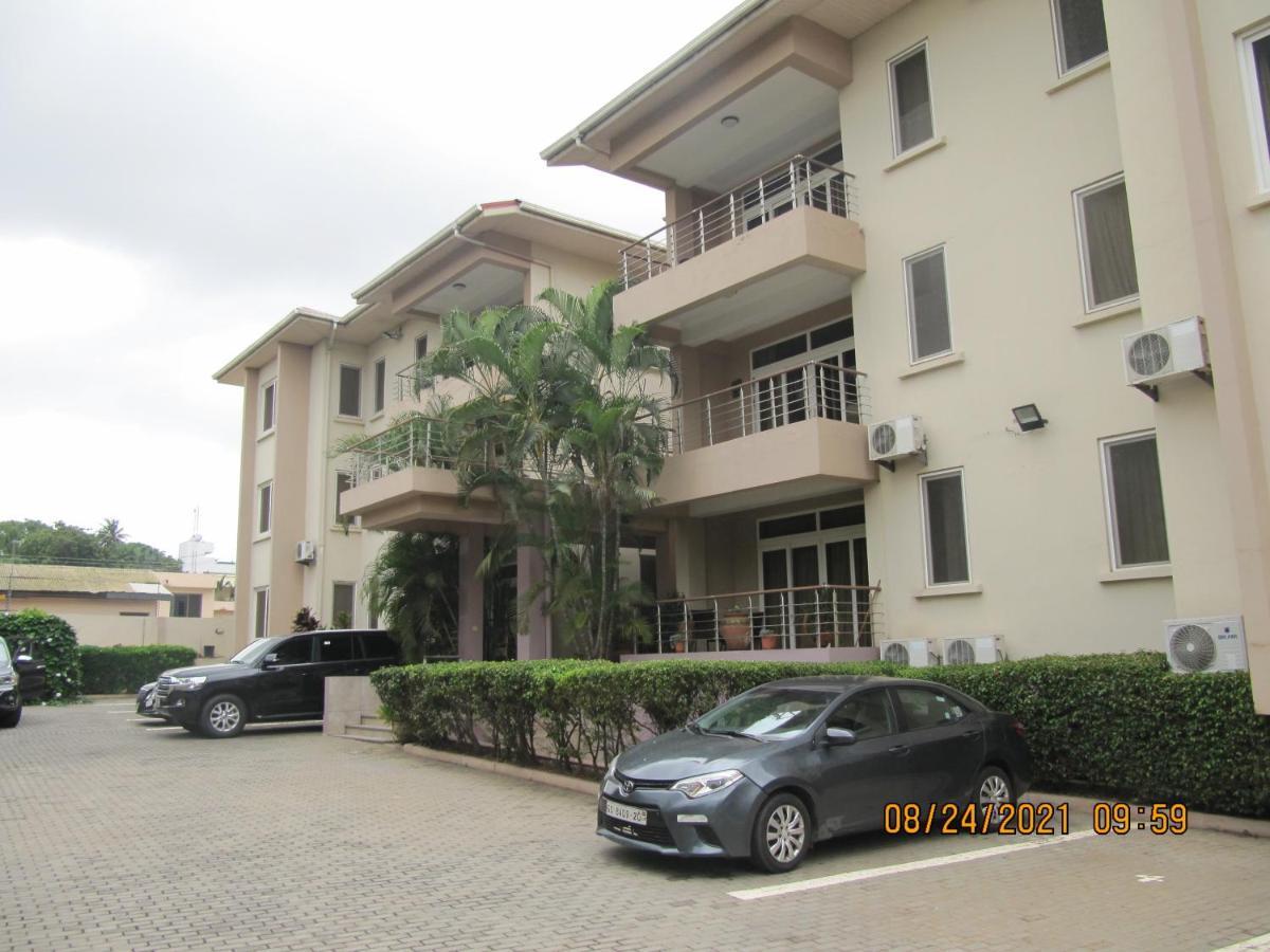 Bertha'S Court D-Plus Apartments Dzorwulu Екстер'єр фото