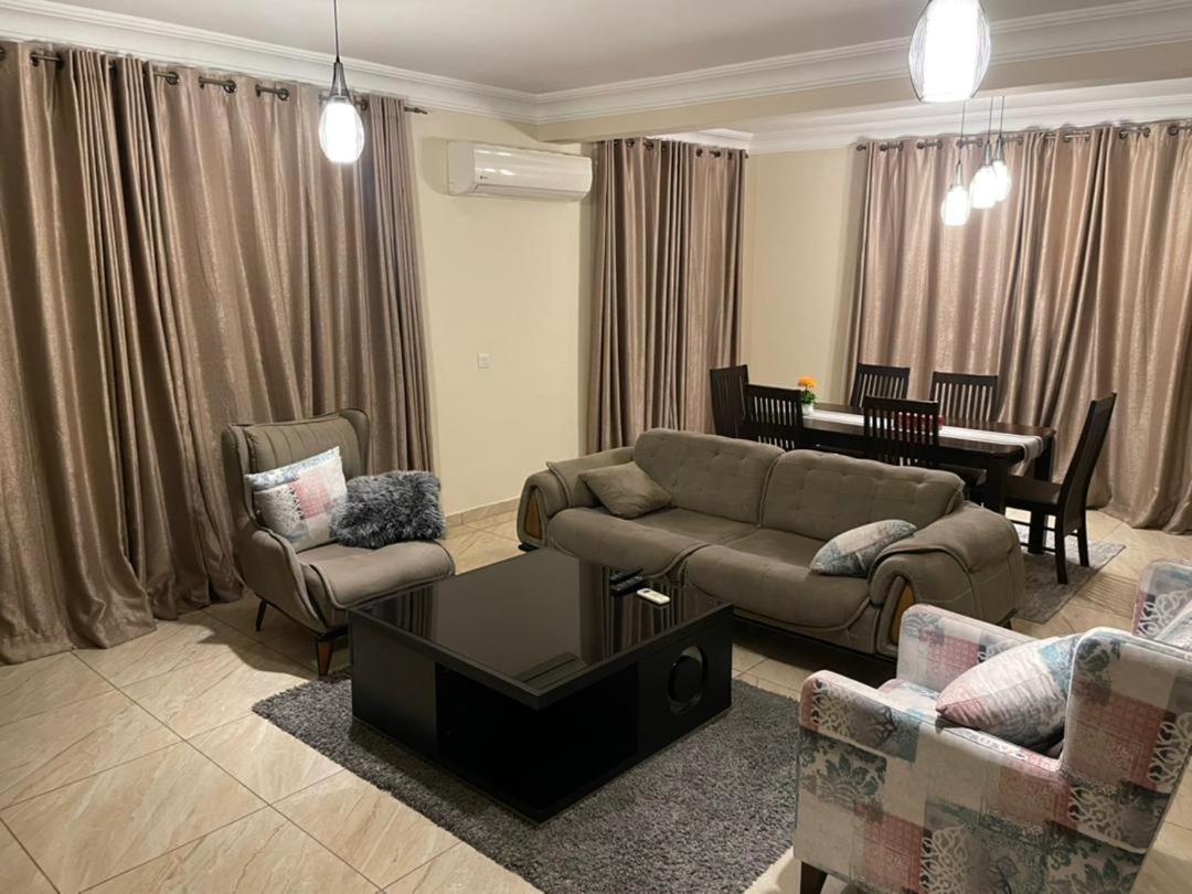 Bertha'S Court D-Plus Apartments Dzorwulu Екстер'єр фото
