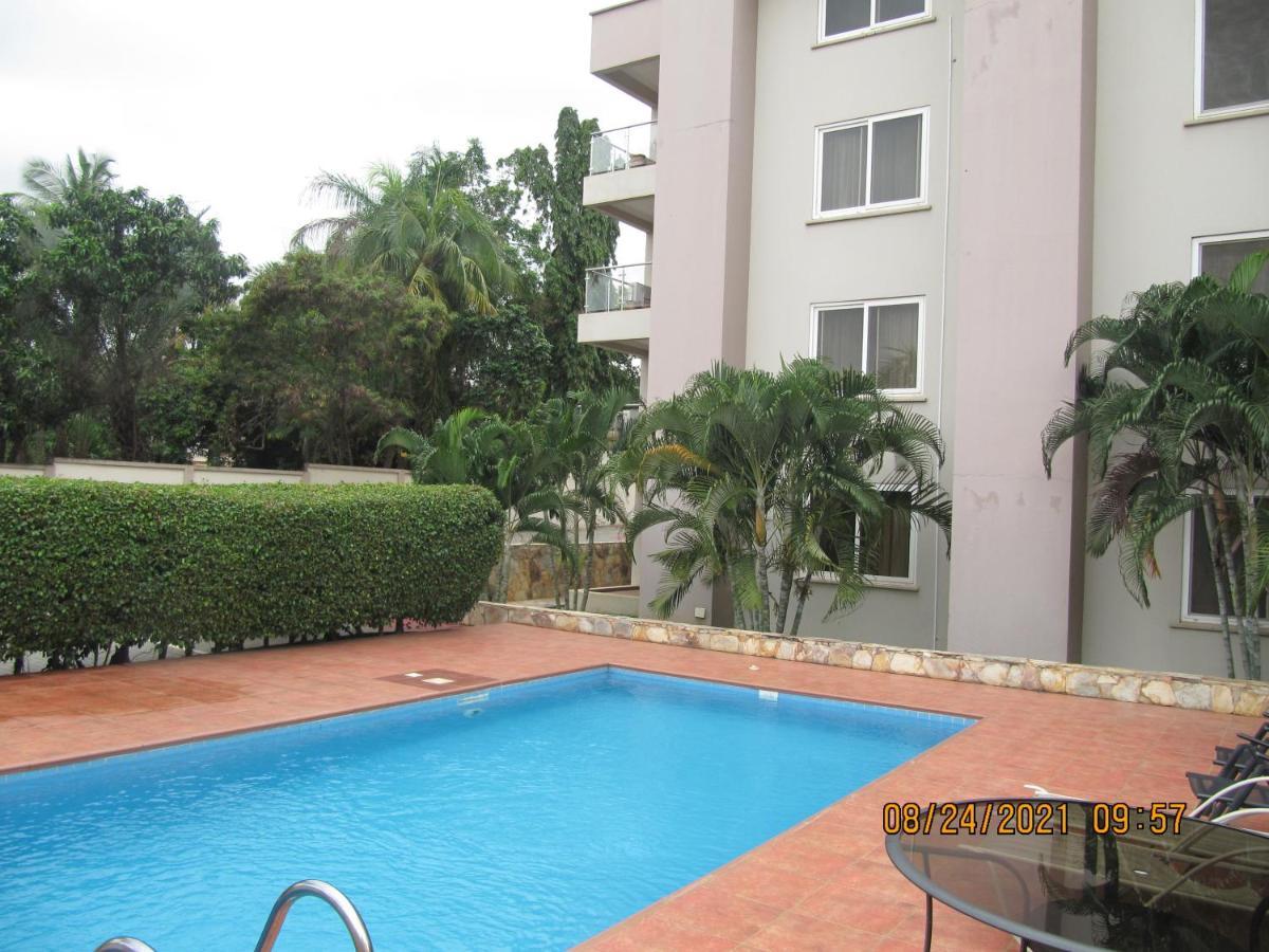Bertha'S Court D-Plus Apartments Dzorwulu Екстер'єр фото