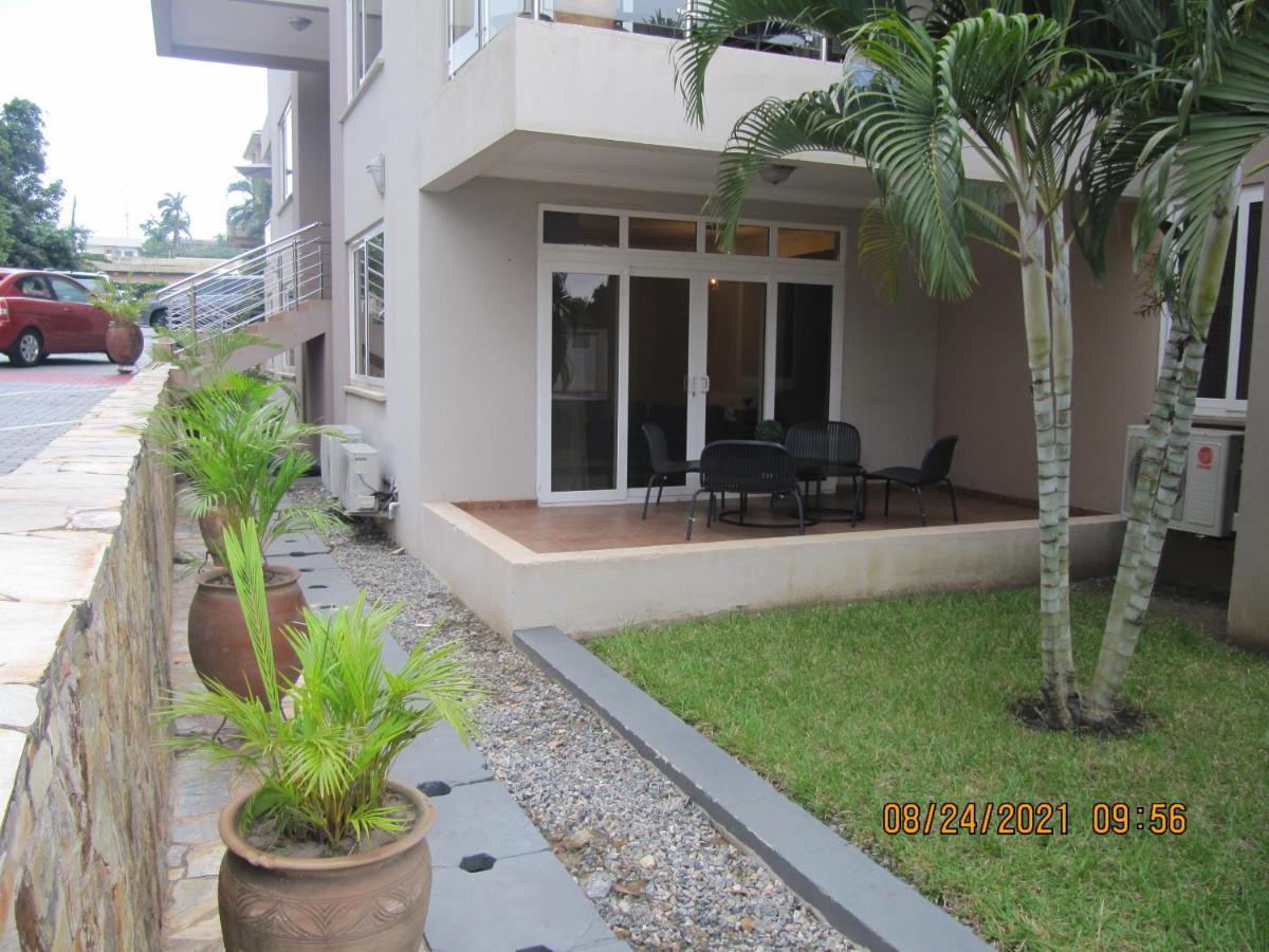 Bertha'S Court D-Plus Apartments Dzorwulu Екстер'єр фото