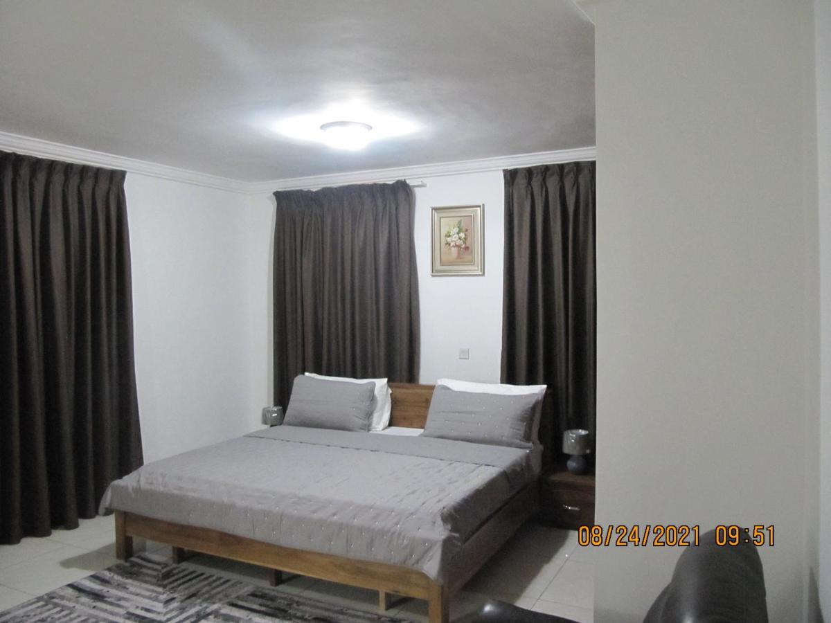 Bertha'S Court D-Plus Apartments Dzorwulu Екстер'єр фото